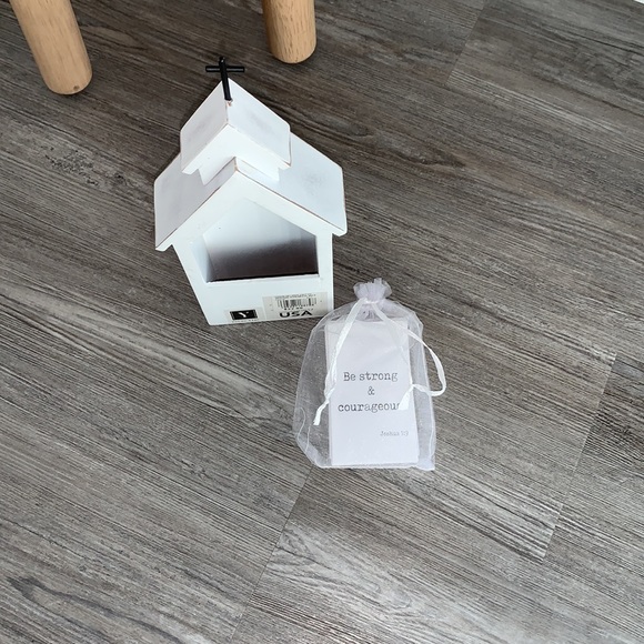 NWT Hallmark White Wooden Church+Interchangeable Scripture Cards - Picture 5 of 9